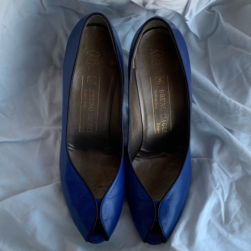 Bruno Magli Vintage Pumps Cobalt